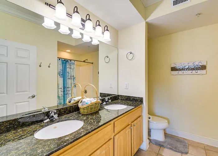 Holiday home Pool/beach-view Condo: Family Friendly