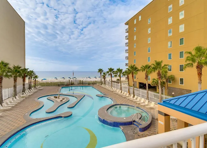 Pool/beach-view Condo: Family Friendly *