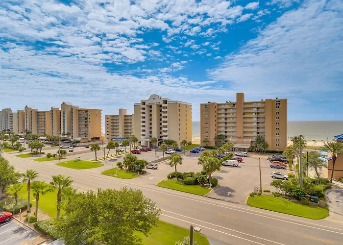 Pool/beach-view Condo: Family Friendly Holiday home Gulf Shores
