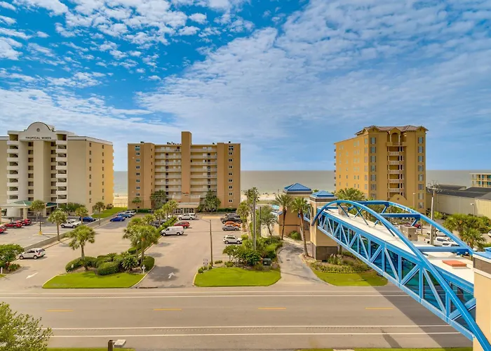 Pool/beach-view Condo: Family Friendly Holiday home Gulf Shores